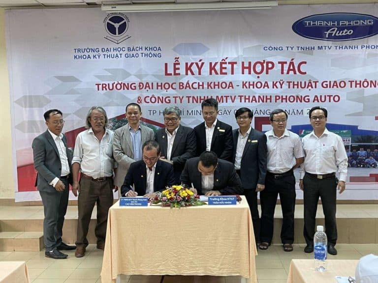 - Buổi Lễ ký kết hợp tác giữa Trường Đại Học Bách Khoa – ĐHQG HCM – Khoa Kỹ Thuật Giao Thông và Thanh Phong Auto