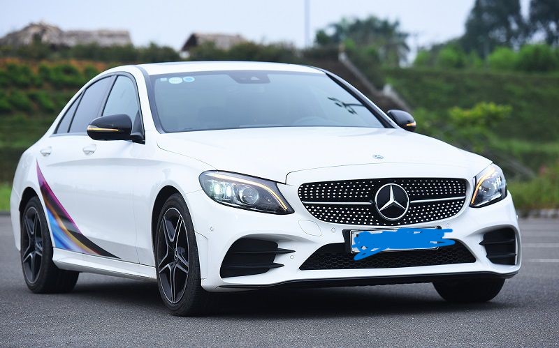 - Cần bán Xe Mercedes Benz C Class C300 AMG 2018 (9xx )